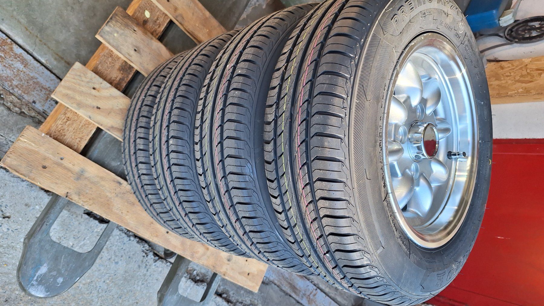 Mini Pneus & Kompletträder: Roues Mini neuves – Neu und originalverpackt aus Henniez von 20mxl 1