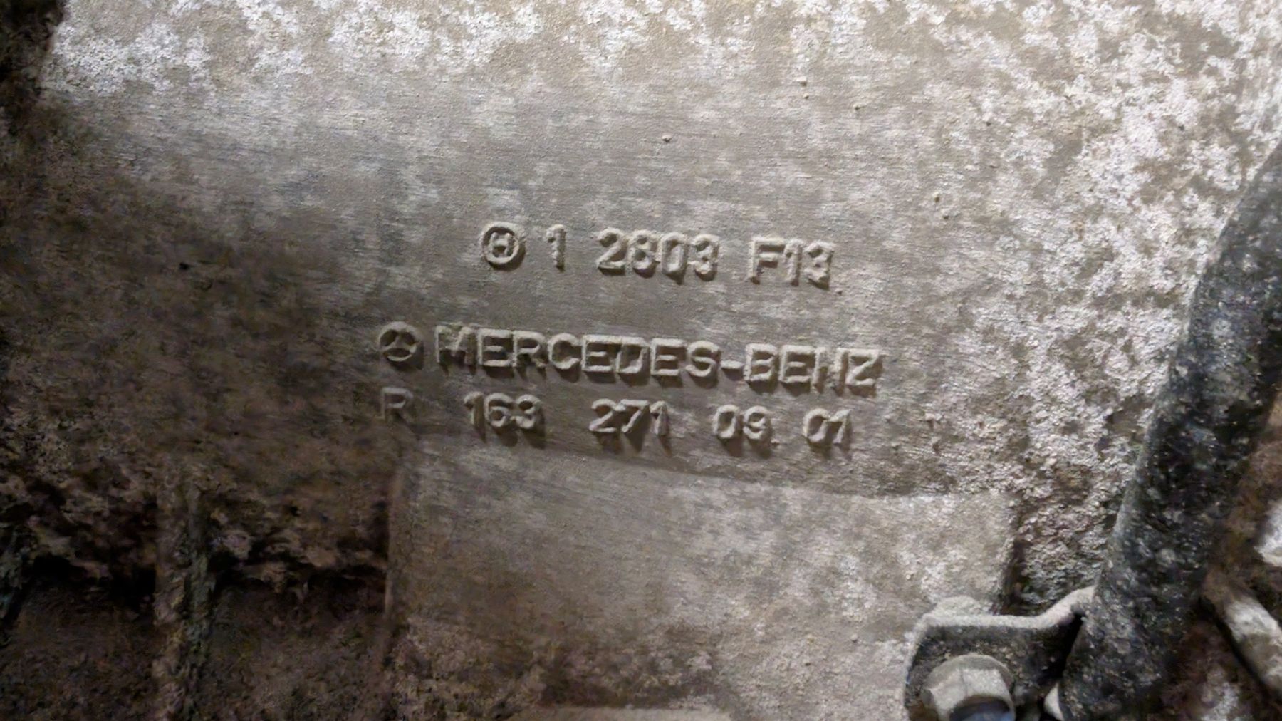 Mercedes-Benz Tutti pezzi di ricambio auto: Mercedes Benz W211 Getriebe – Usato da Pfaffnau venduto da ame_w6yx