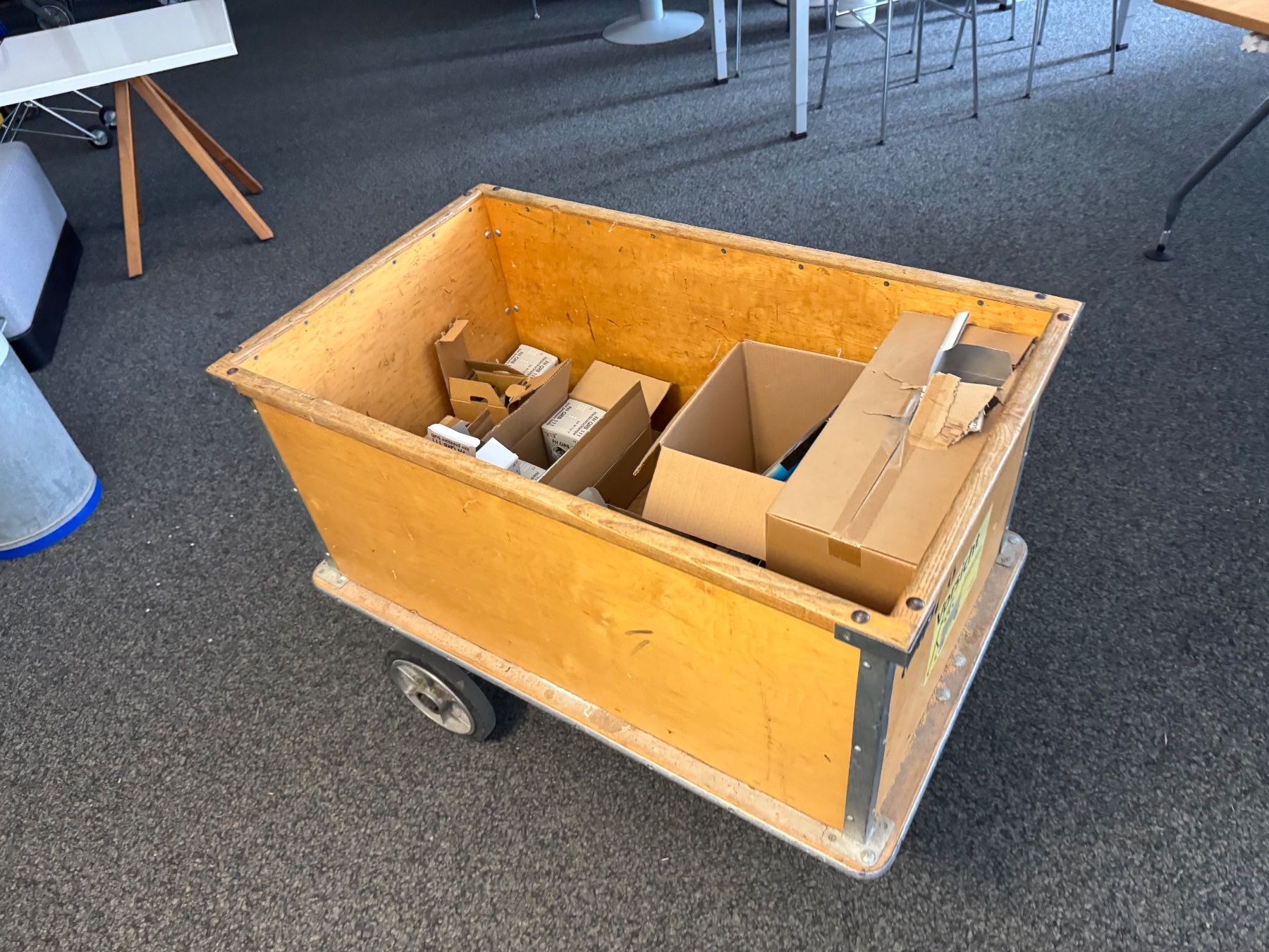 Bilance e pesi: Schweizer Post Postwagen  mit 3 oder 4 Rad. Lieferung gratis – Usato da Thun venduto da altstadt-thun 1