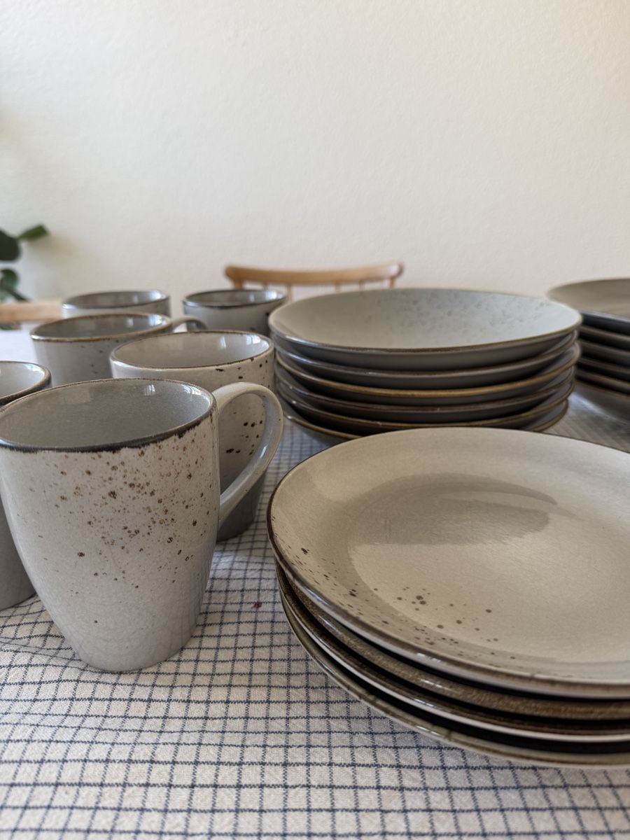 Set di piatti: Geschirrset 4/6 Personen Steinzeug grau – Usato da Zürich venduto da Nadgb1303 5