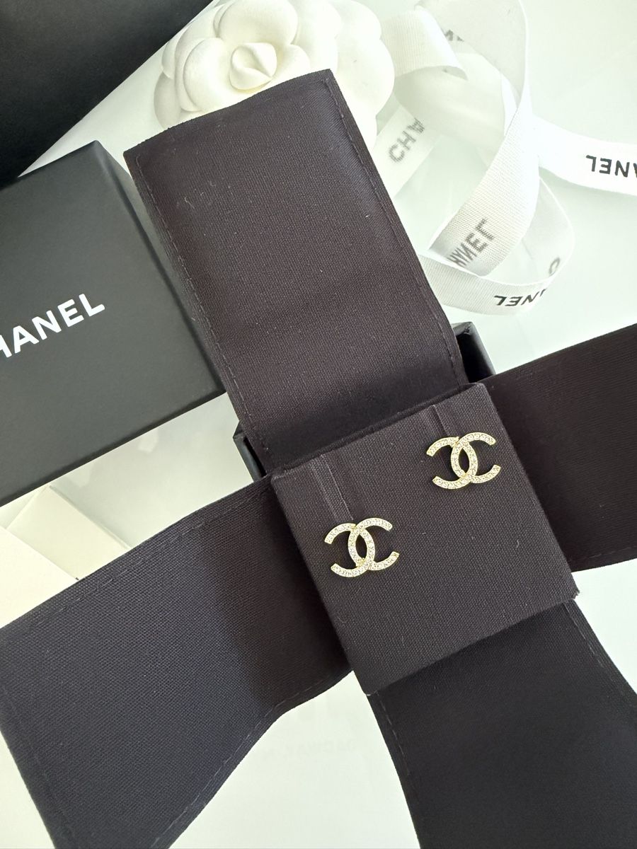Chanel Ohrringe & -stecker: Chanel earrings new – Neu und originalverpackt aus Fahrweid von Stellar_times