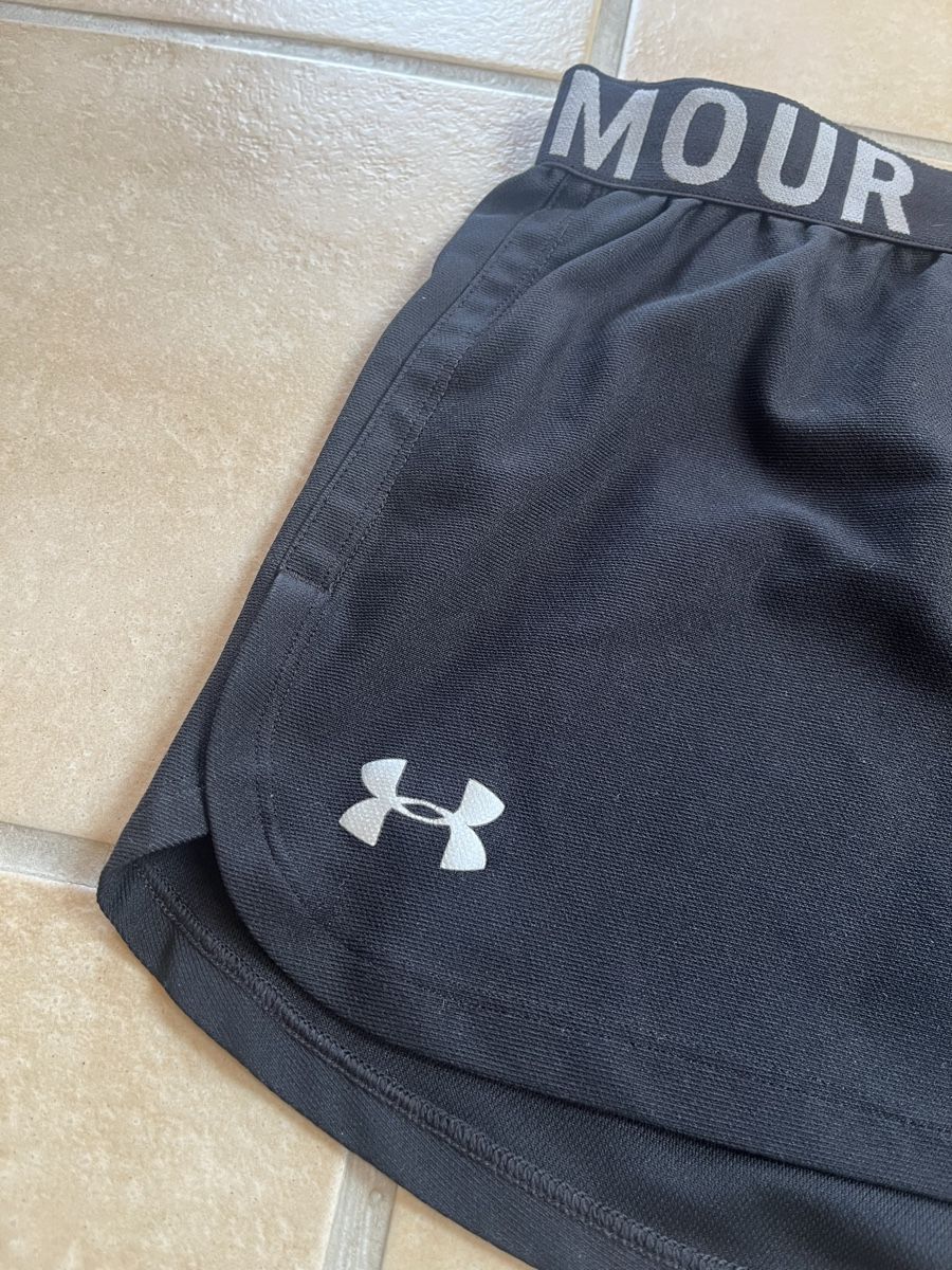 Under Armour Pantaloni: Under Armour - Mädchen Shorts - Grösse 146 – Usato da Hellbühl venduto da Milenaluu 1