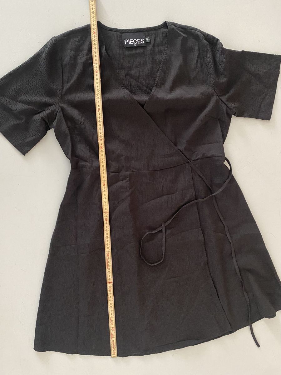 Pieces Vestiti: Schönes schwarzes Kleid Pieces – Usato da Basel venduto da riesther 2