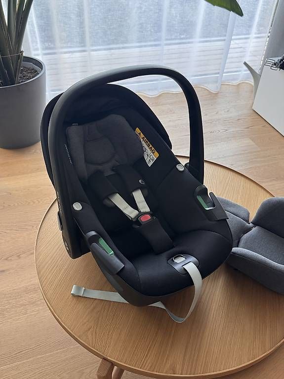 Auto-Kindersitze: Maxi-Cosi Pebble 360 i-Size – Gebraucht aus Utzigen von ca_va_
