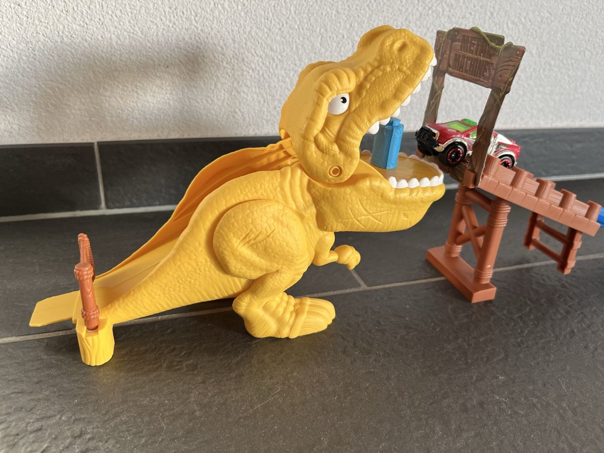 Giocattoli: T-Rex Attacke Auto-Rennbahn – Usato da Rottenschwil venduto da gle81 3