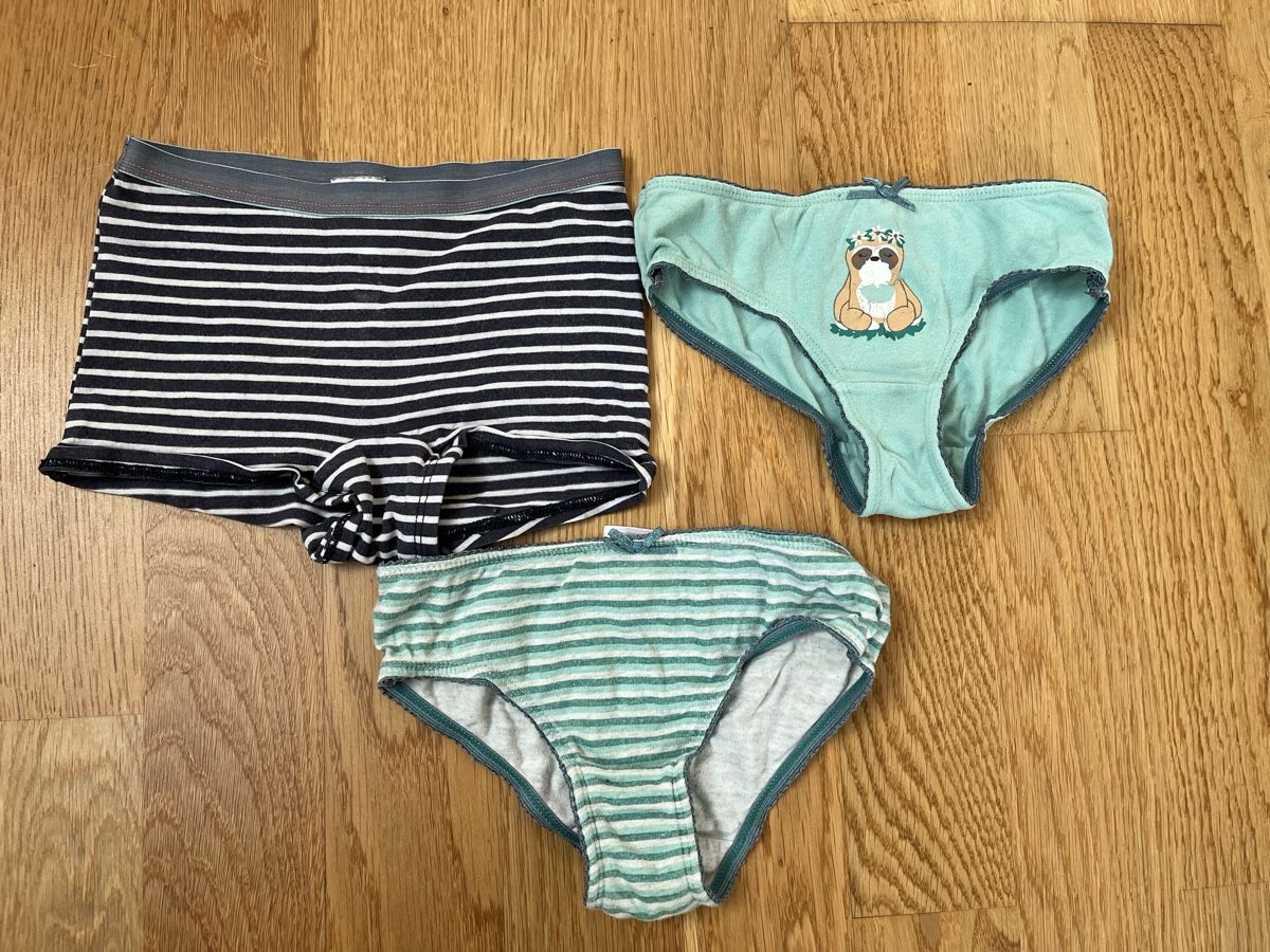 Migros Biancheria intima: 3x Unterhosen / Slip Mädchen Gr. 98/104 – Usato da Bern venduto da farfalla22