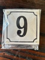 Emaille Hausnummer ( 9 ) 10 x 10 cm