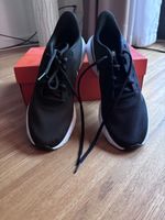 Nike Revolution 5 Laufschuhe schwarz Grösse 40.5 neu