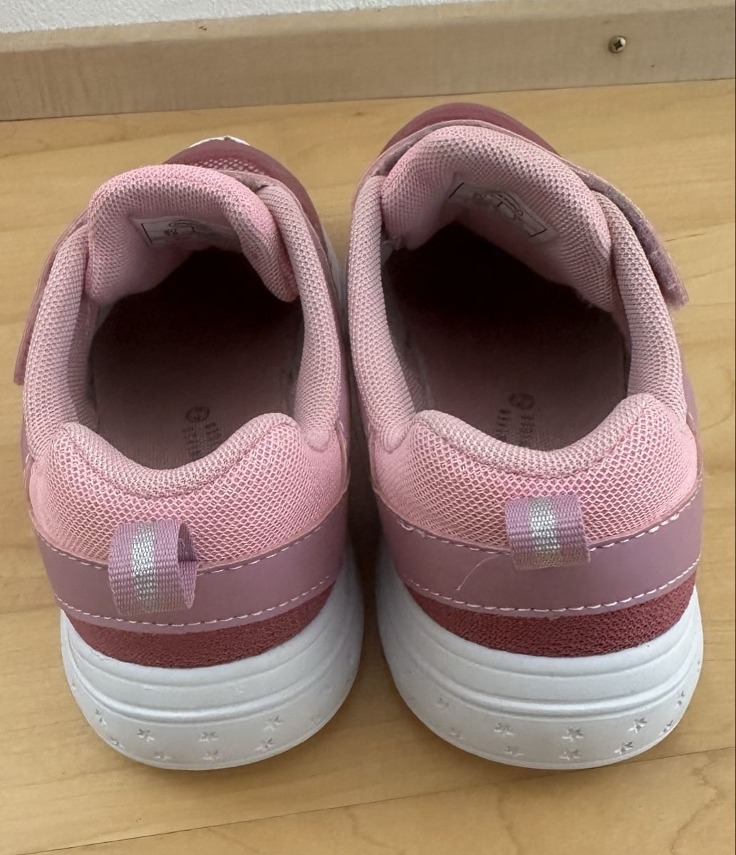 Schuhe für Mädchen: Turnschuhe Gr.35 – Gebraucht aus Oensingen von dorian07 4
