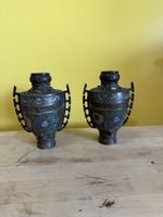 Zwei alte asiatische Vasen Porzellan Bronze guter Zustand