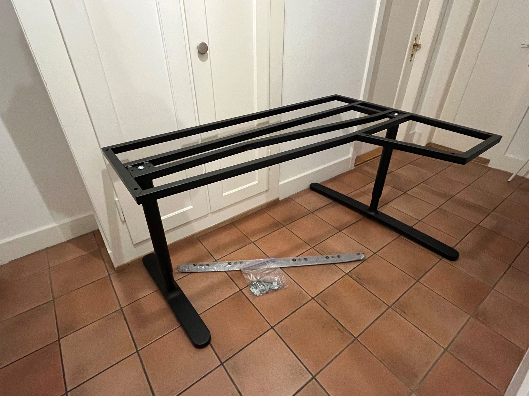 IKEA BEKANT Underframe for corner table top black (Gebraucht) in Zürich ...