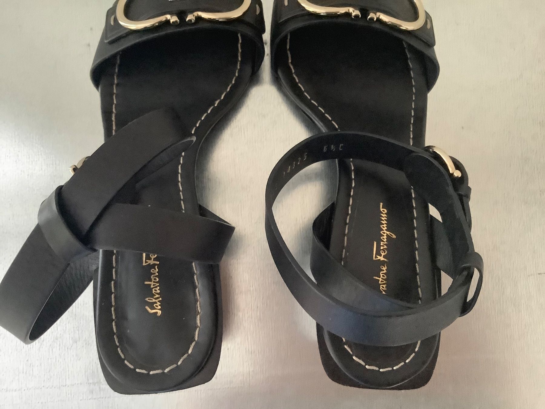 Salvatore Ferragamo Scarpe da donna: Salvatore Ferragamo Sandalen – Usato da schaffhausen venduto da Chiquimiki 3