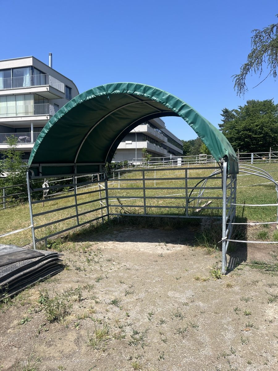 Abris: Pferdeunterstand Unterstand – D'occasion à Zürich par Bubballi