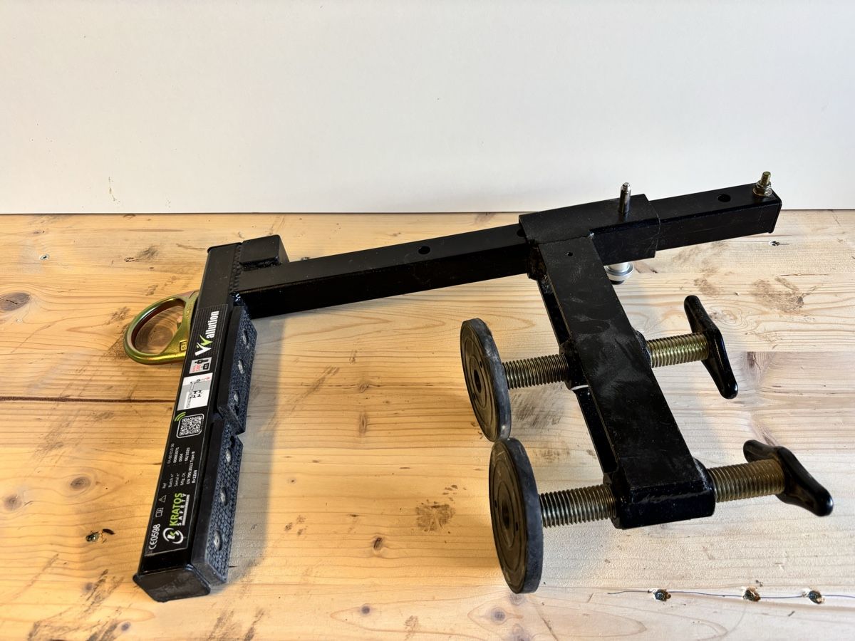Fixations: Anschlagpunkte Kratos Safety Wallution – D'occasion à Rothrist par BOA