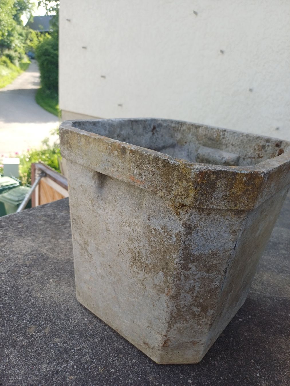 Eternit Vasi per fiori: Eternit Blumentopf – Difettoso da Wangenried venduto da Recycler94 2