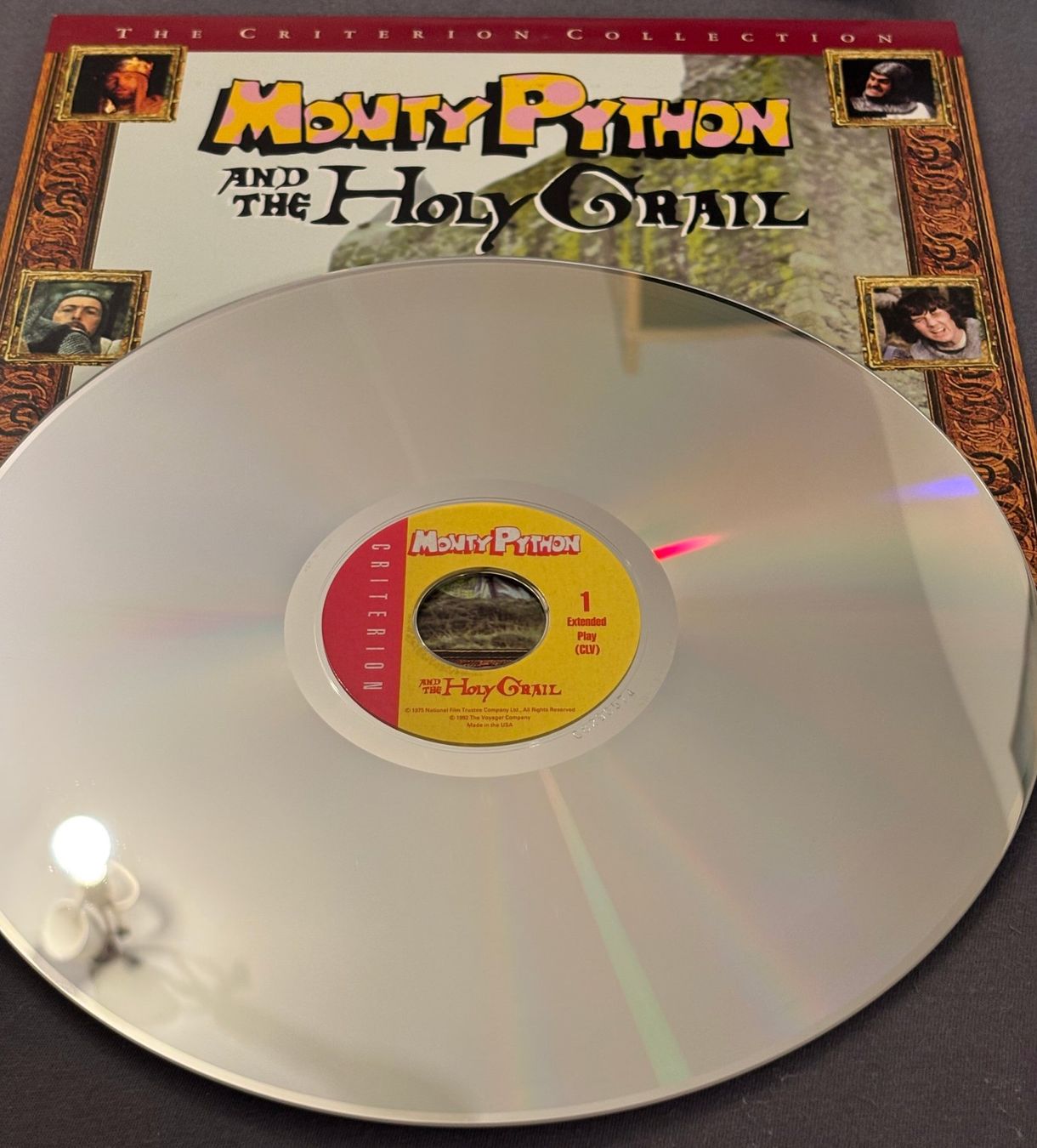 Tutti i DVDs: Laserdisc - Monty Python and The Holy Grail – Usato da Stans venduto da canberra04 2