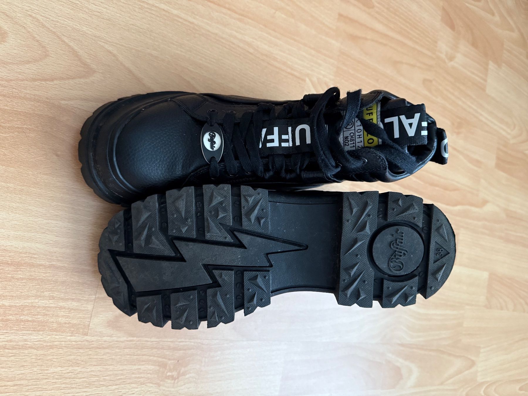 Buffalo Scarpe da donna: Buffalo Damenschuh Grösse 38 – Usato da Arnegg venduto da kri_fq8w 2