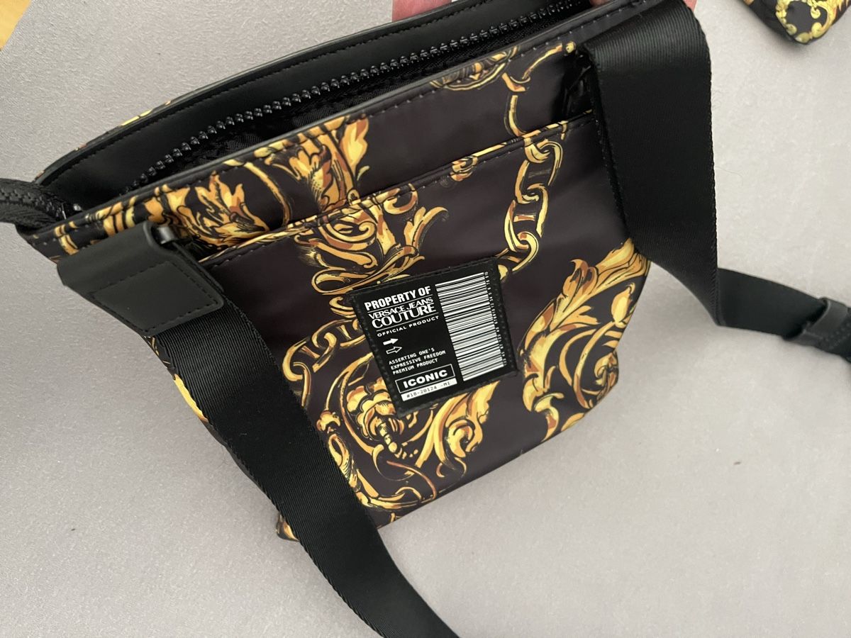Taschen: Versace Jeans Couture Umhängetasche – Neu (gemäss Beschreibung) aus Buchs SG von arb_9dc8 1