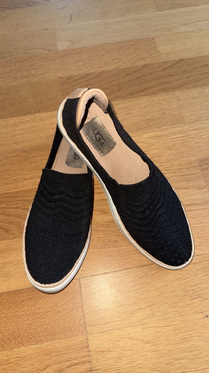 Ugg Damenschuhe: UGG Freizeitschuhe 38 – Gebraucht aus Gümligen von morticiaaddams