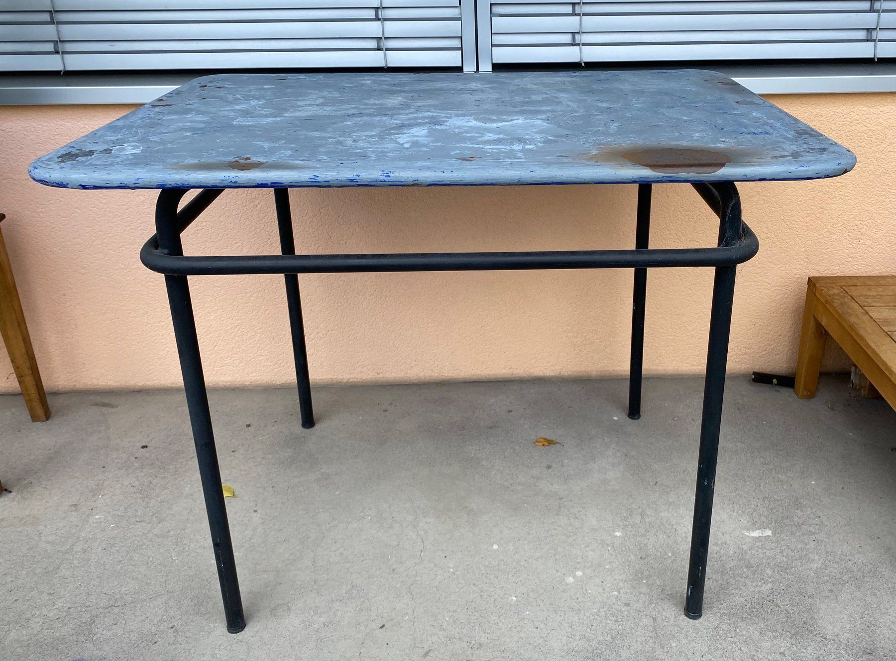 Tisch vintage Metal Gartentisch Metaltisch (Gebraucht) in Lützelflüh-Goldb für CHF 28 – nur Abholung auf Ricardo kaufen
