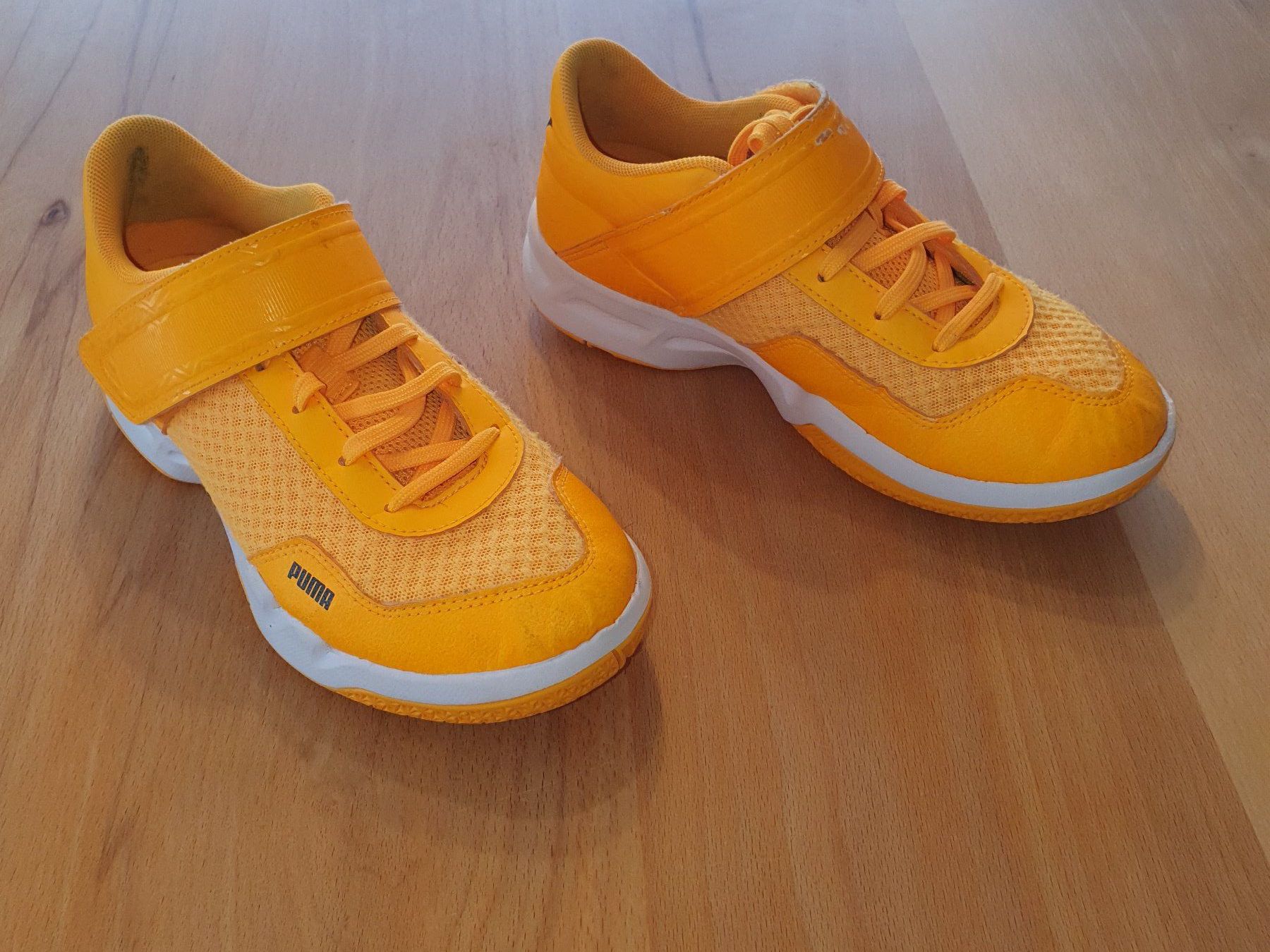 Puma Schuhe für Jungen: Hallenschuhe v. Puma, Gr. 35 – Gebraucht aus Bilten von pelanov 1