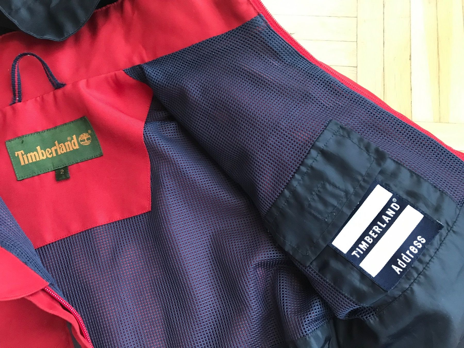 Timberland Giacche & Cappotti: Jacke mit Kapuze von TIMBERLAND Grösse 2 – Usato da Emmenbrücke venduto da Hathor123 2