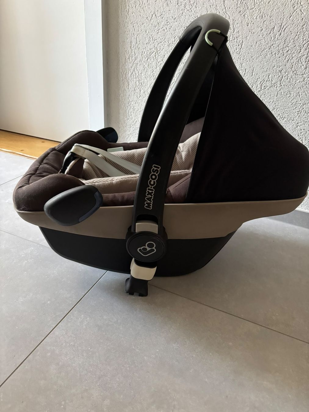Maxi-Cosi Bauch- & Rückentragen: Maxi-Cosi Pebble Plus brun bon état – Gebraucht aus Bex von Boxy03