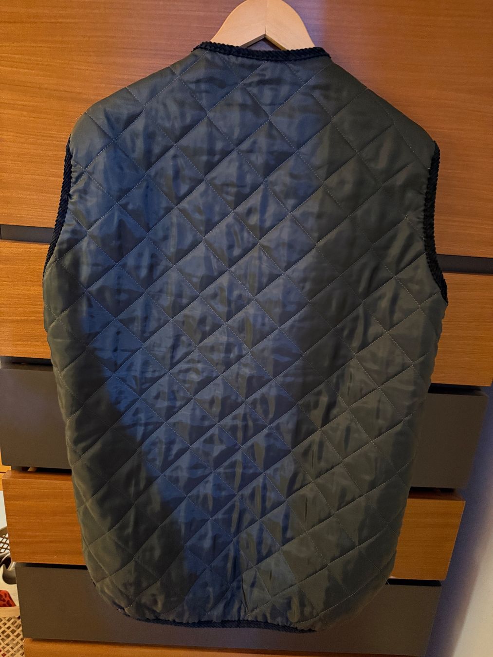 Gilet & Giacche: Schwarze Steppweste Gr. S – Usato da Neerach venduto da the_modern_mini 3