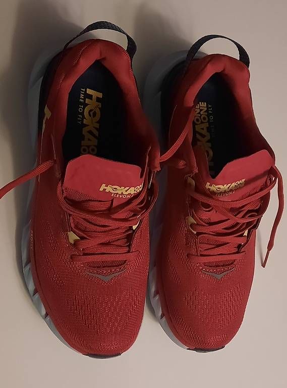 Scarpe da uomo: Chaussures Hoka taille 38 neuves – Usato da Marin-Epagnier venduto da Crac34