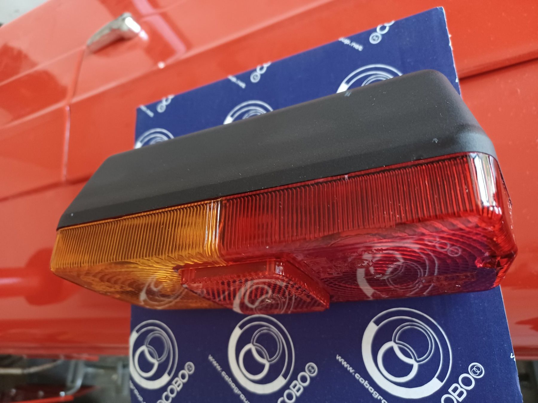 Massey Ferguson Trattori: COBO Rücklicht  MF Serie 300 – Nuovo e nell'imballaggio originale da Rothenthurm venduto da mf-schuler
