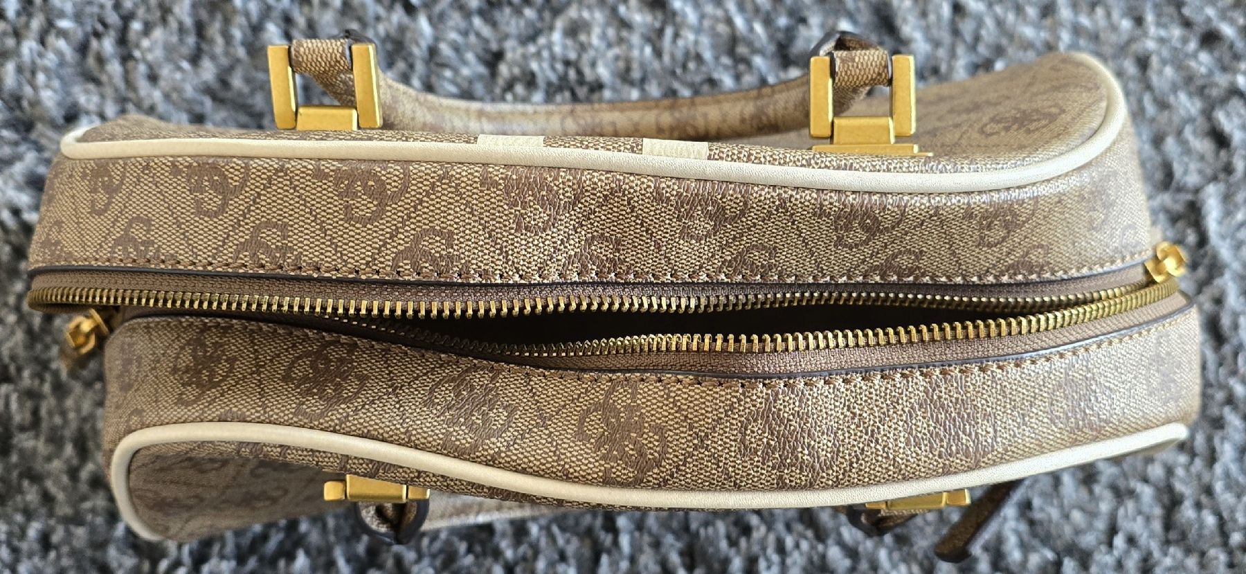 Guess Borse da donna: Guess Tasche – Usato da Ueberstorf venduto da andrea898 3