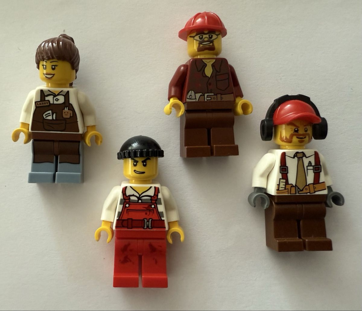 Lego Spielzeuge: 4 Stück Lego Figuren Bauarbeiter. – Gebraucht aus Rheinfelden von zim_2hqc 1