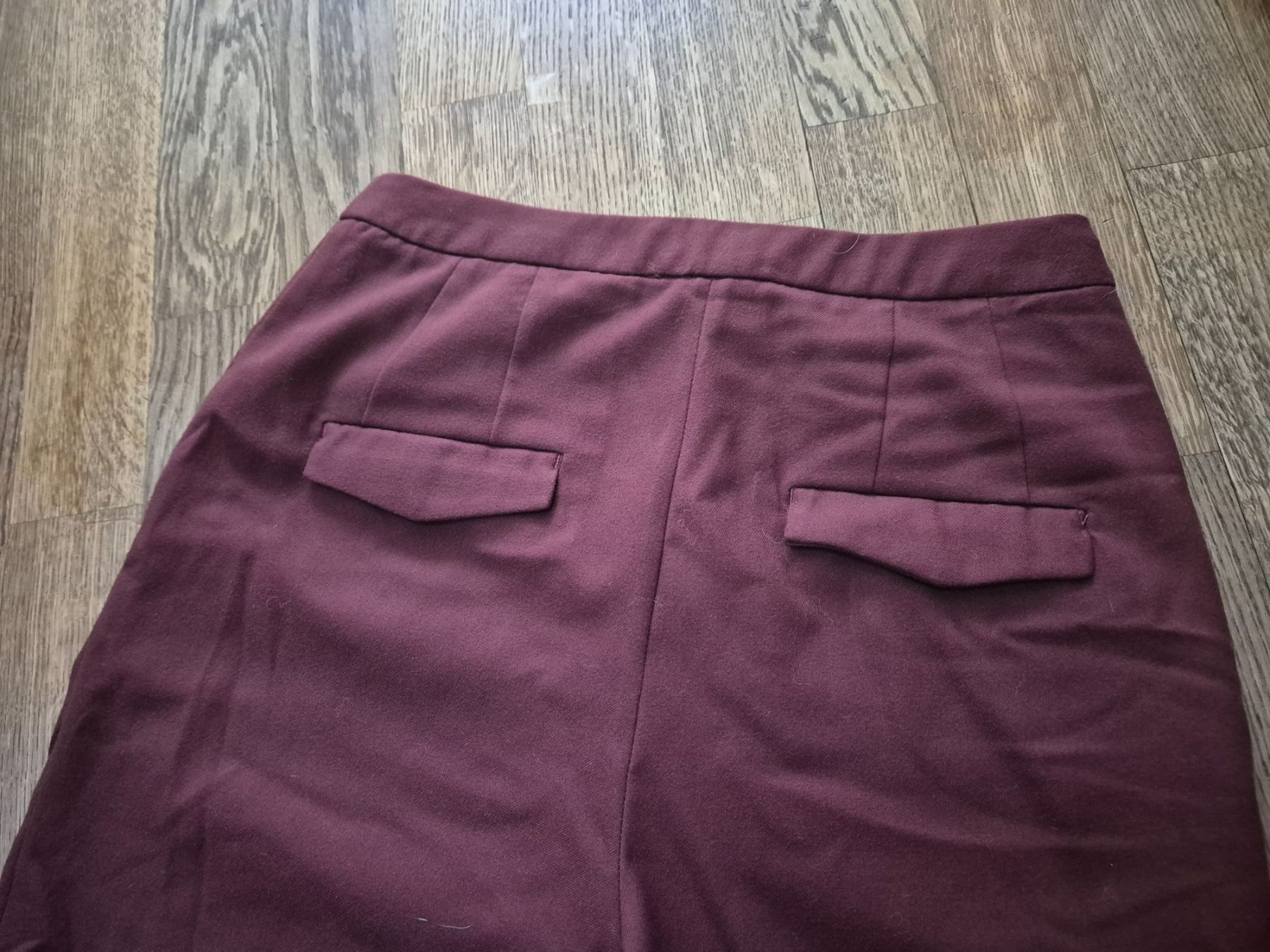 Esprit Pantaloni: Burgundi Esprit trousers size 34/36 – Usato da Zürich venduto da monadiederich 1