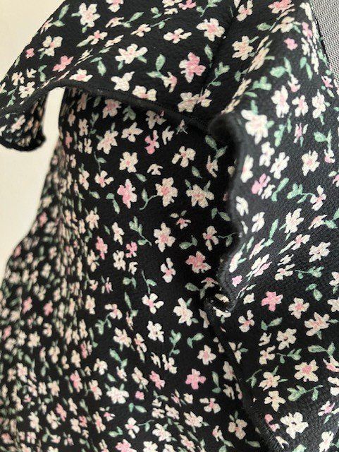 H&M Vestiti: Robe d'été noire à fleurs, taille 36, neuve – Nuovo e nell'imballaggio originale da Gampelen venduto da Mari60 1