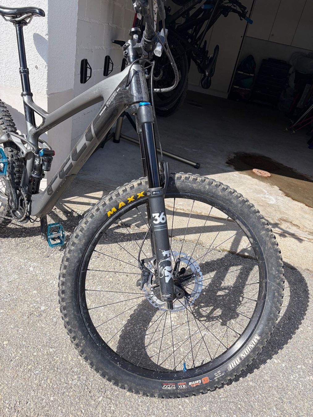 Felt Biciclette: Felt Compulsion 3 - Enduro Bike – Usato da Davos Platz venduto da Ikuza 2