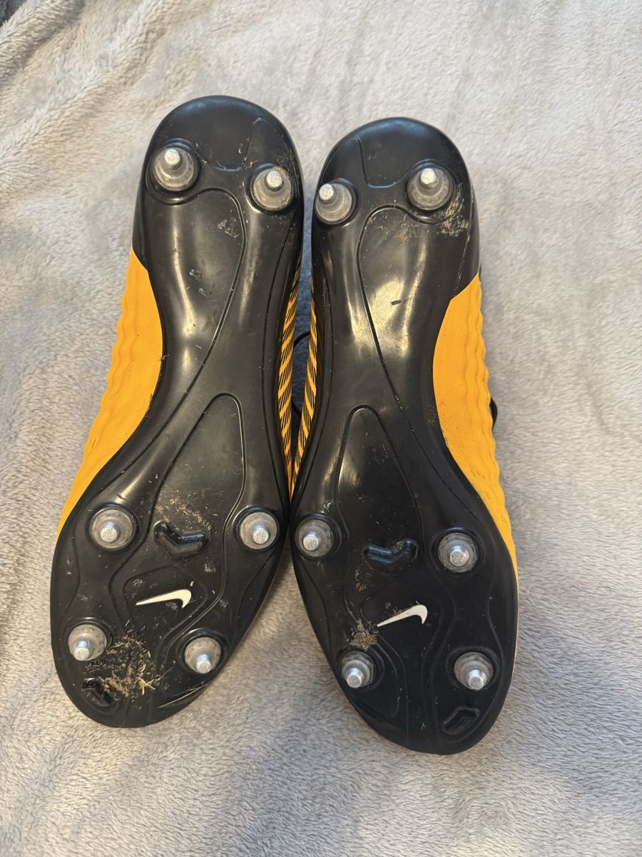 Nike Scarpe da uomo: NIKE FUSSBALLSCHUHE MIT STOLLEN – Usato da St. Moritz venduto da ari_9fcv 4