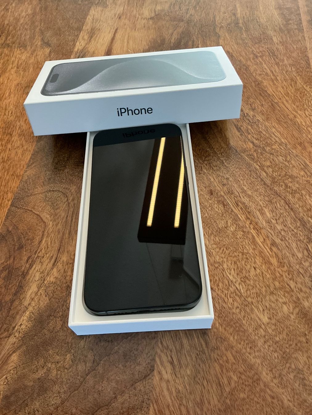 Apple Telefoni cellulari / Smartphones: iPhone 15 Pro Max Titanium; Batterie 96% – Nuovo (secondo la descrizione) da Rheinfelden venduto da Shuttle10 2