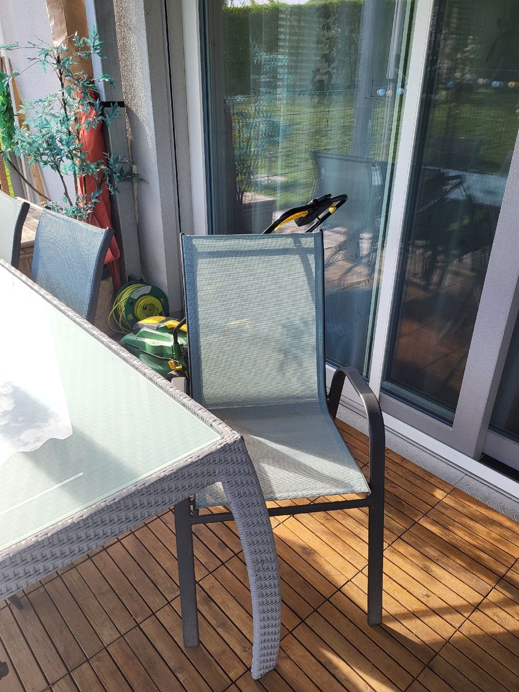 Tischset: Grosser Gartentisch mit 6 Stühlen – Gebraucht aus Büetigen von Djtomekk1 1