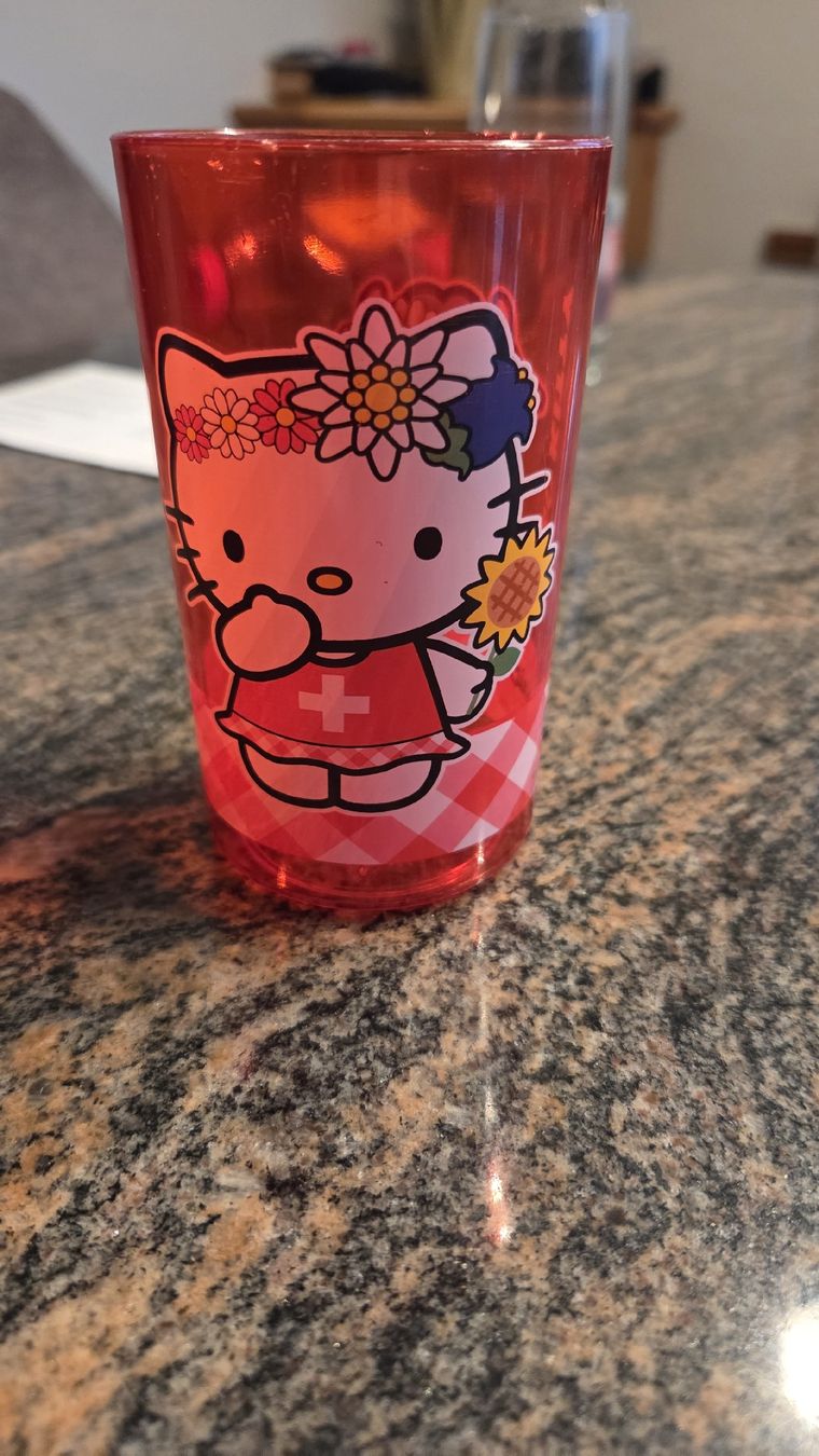 Tassen: Hallo Kitty Becher – Gebraucht aus Menziken von rojoe 1