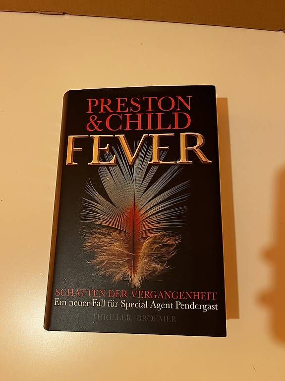 Livres: Fever- Preston & Child – D'occasion à Zürich par Pingu55555 1