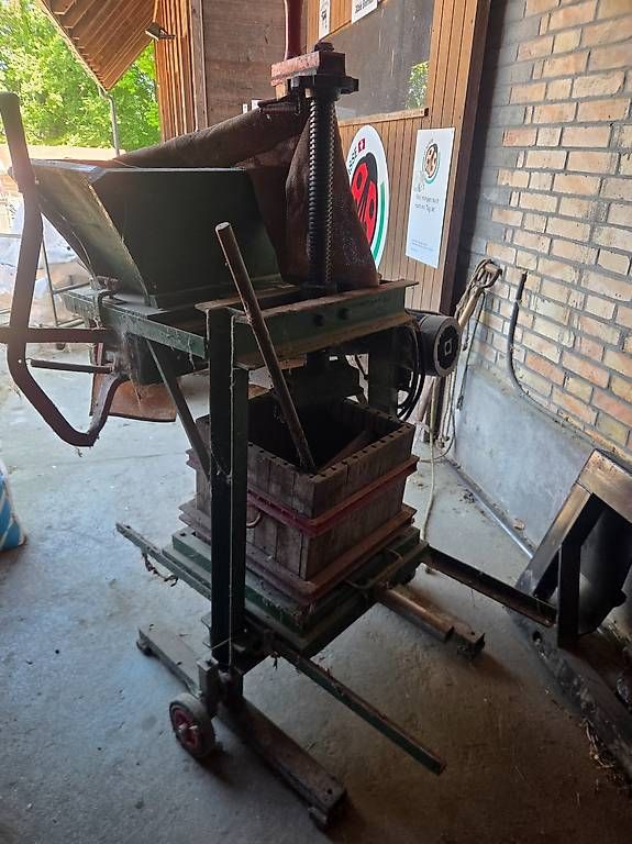 Toutes les machines: Alte Mostpresse – D'occasion à Stettlen par Pumuckel16 1