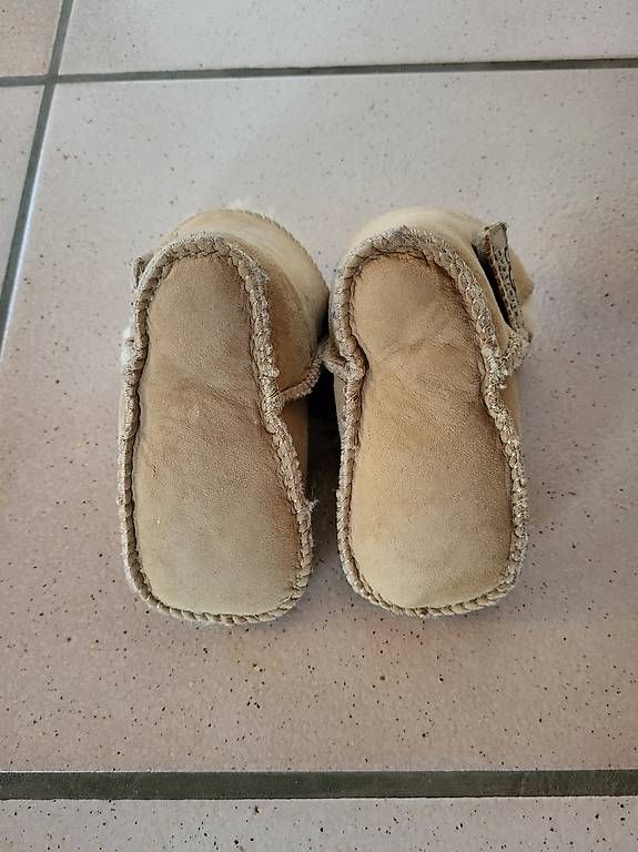 Scarpe per ragazzi: UGG boots baby Gr. S – Usato da Malters venduto da S_Haas 1
