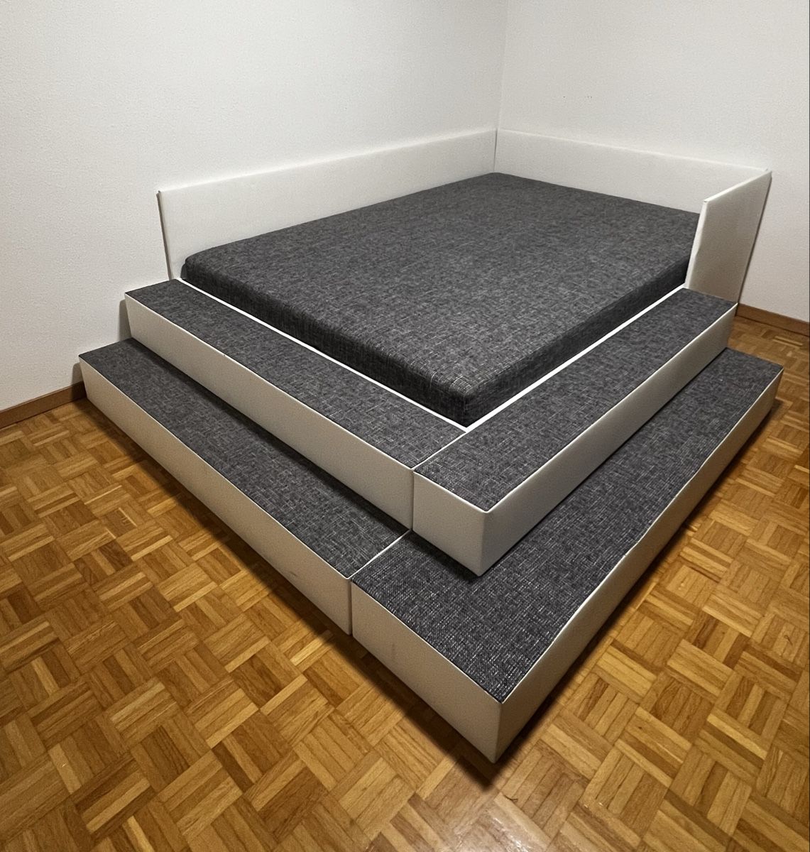 Betten: Bed - Never used – Neu (gemäss Beschreibung) aus Zürich von jom_mh6r