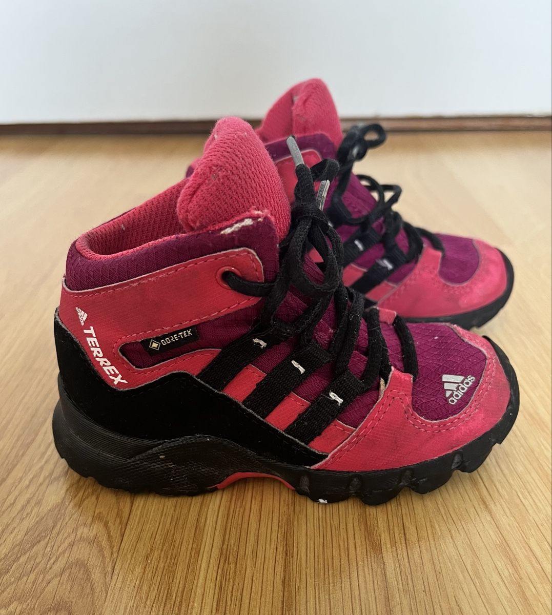Adidas Chaussures hommes: Adidas Terrex Kinder Wanderschuhe Gr. 22 – D'occasion à Winterthur par Mahonyy 1