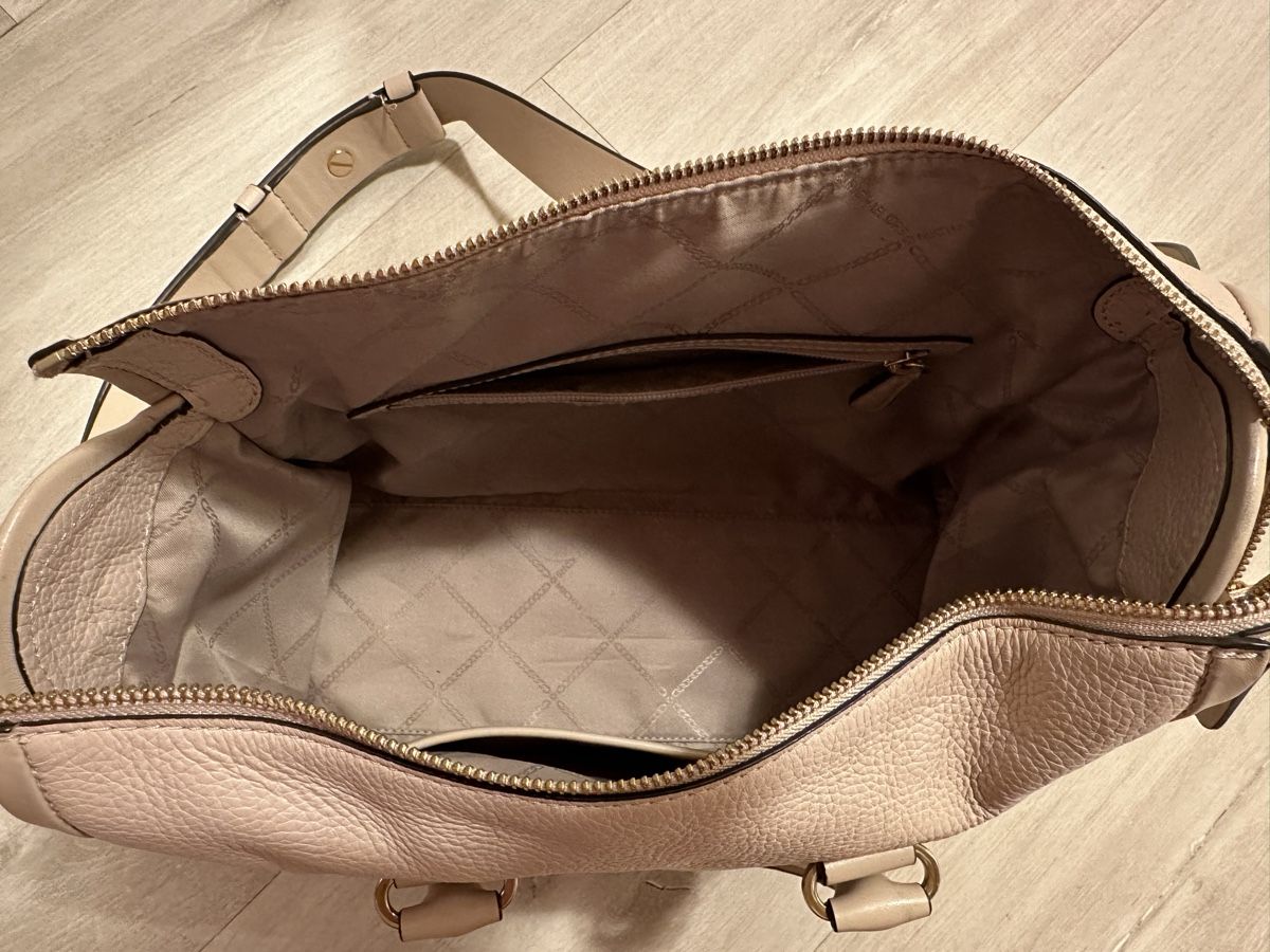 Borse da donna: Michael Kors Tasche / rosa – Usato da Oberhofen Thun'see venduto da ClaudiaKelesh 6