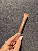 Rossetto Huda Beauty Liquid Matte Mousse tonalità nude