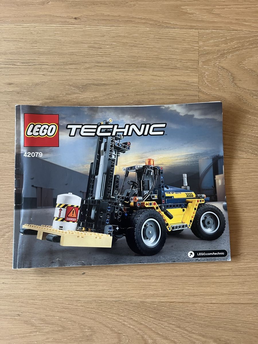 Lego Giocattoli: LEGO Technics Schwerlast-Gabelstapler 2 in 1 – Usato da Uster venduto da ywicki 3
