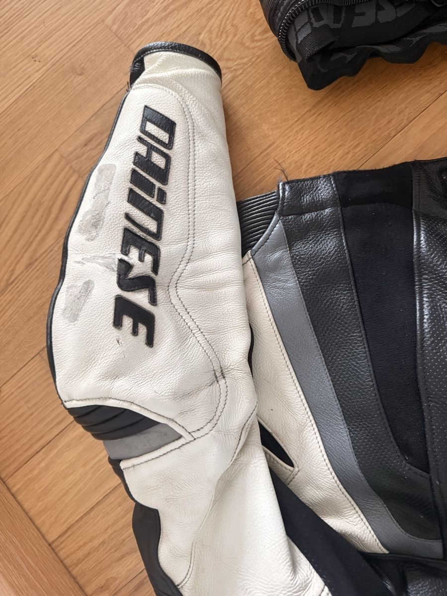 Dainese Lotti di vestiti: Dainese Lederkombi 2-Teiler Grösse 52 – Usato da Pfäffikon ZH venduto da EliasFel 3