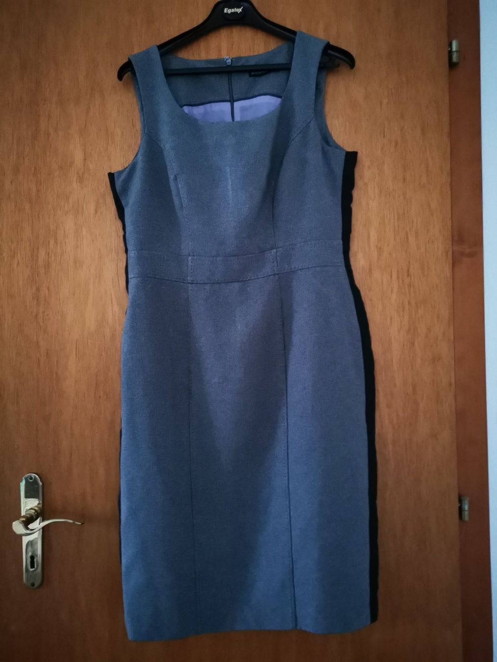 Vestiti: Robe Atmosphere, grise et noire – Usato da Courtepin venduto da Fin_dj7p 1