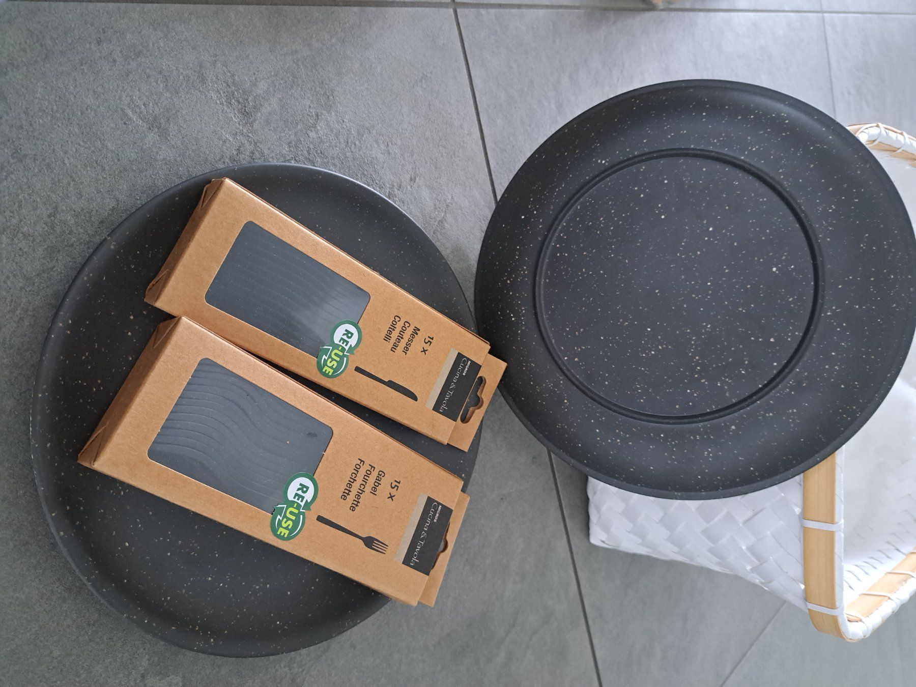 Geschirrsets: Geschenkset Raclette, Öffner, Teller, Brett uvm. – Neu und originalverpackt aus Widen von adrian1978 2